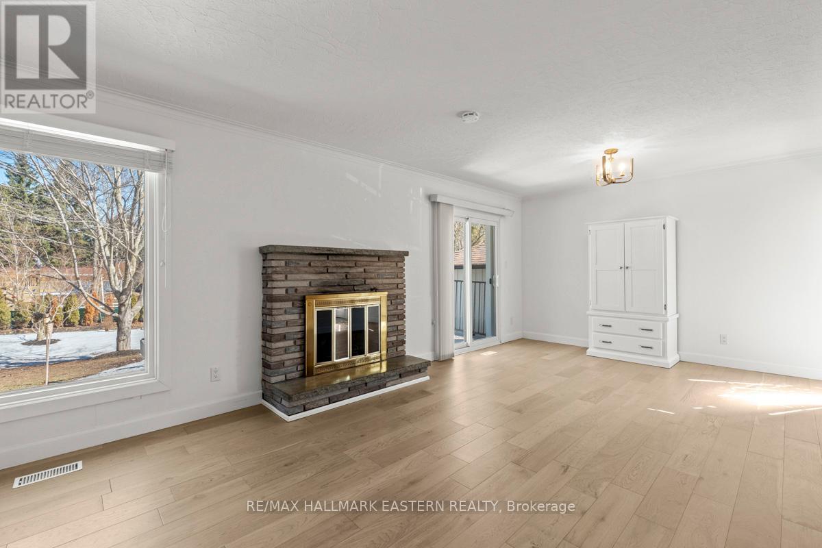 5 Ferndale Avenue, Peterborough (Monaghan Ward 2), Ontario  K9J 1L9 - Photo 11 - X12937212