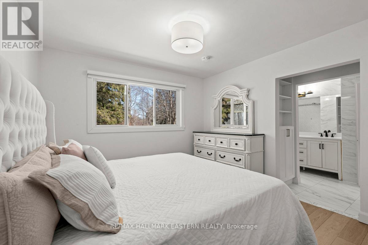 5 Ferndale Avenue, Peterborough (Monaghan Ward 2), Ontario  K9J 1L9 - Photo 7 - X12937212