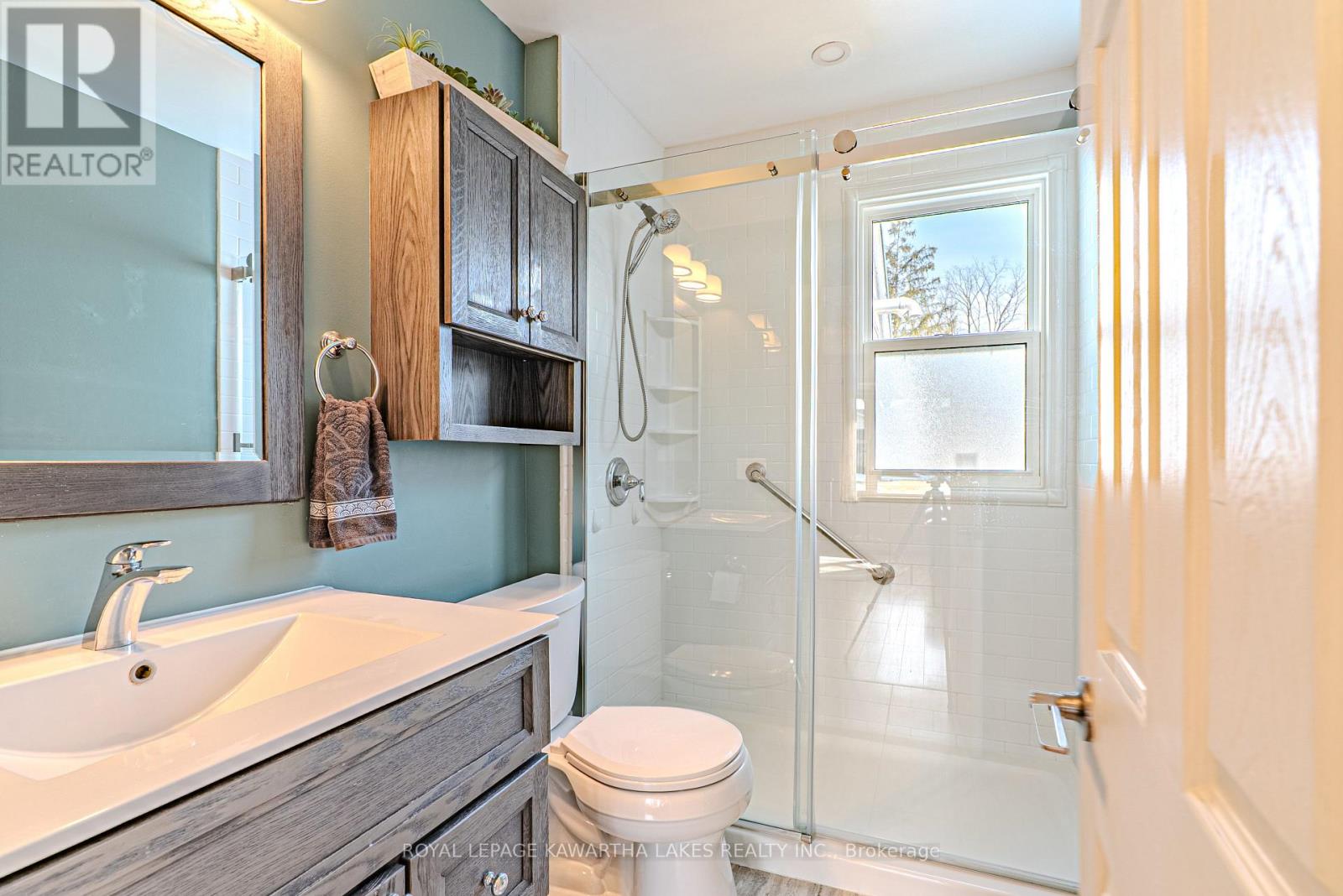 56 Glenelg Street E, Kawartha Lakes (Lindsay), Ontario  K9V 1Z3 - Photo 19 - X12939022