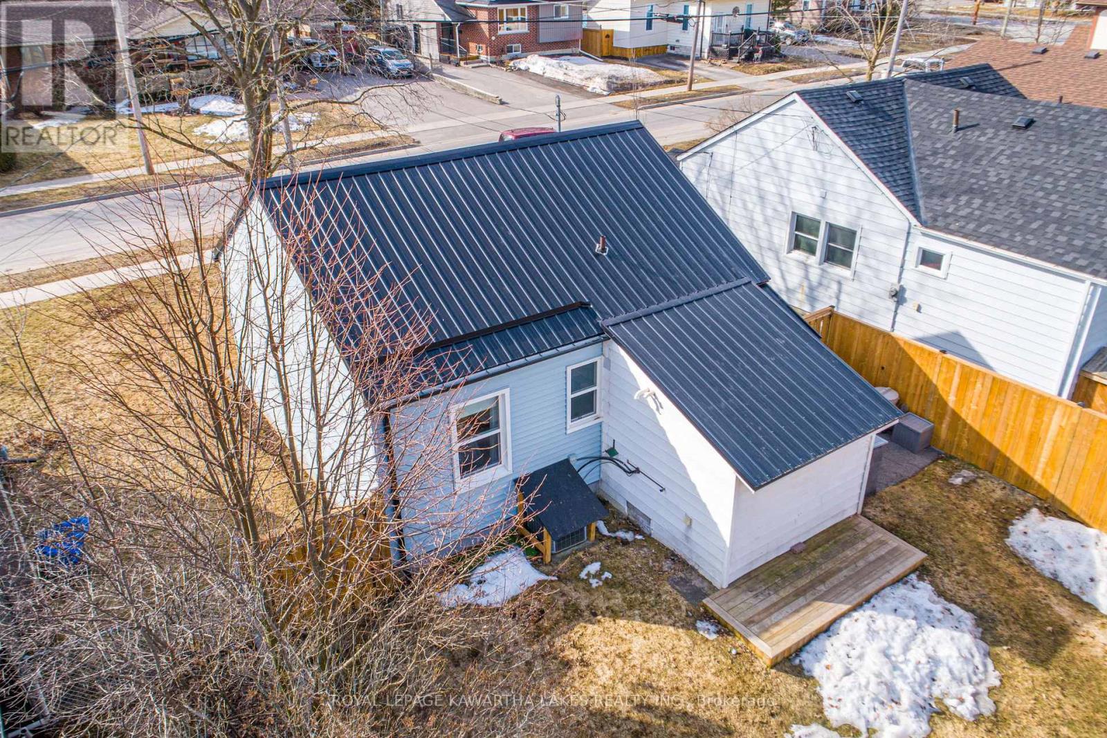 56 Glenelg Street E, Kawartha Lakes (Lindsay), Ontario  K9V 1Z3 - Photo 25 - X12939022