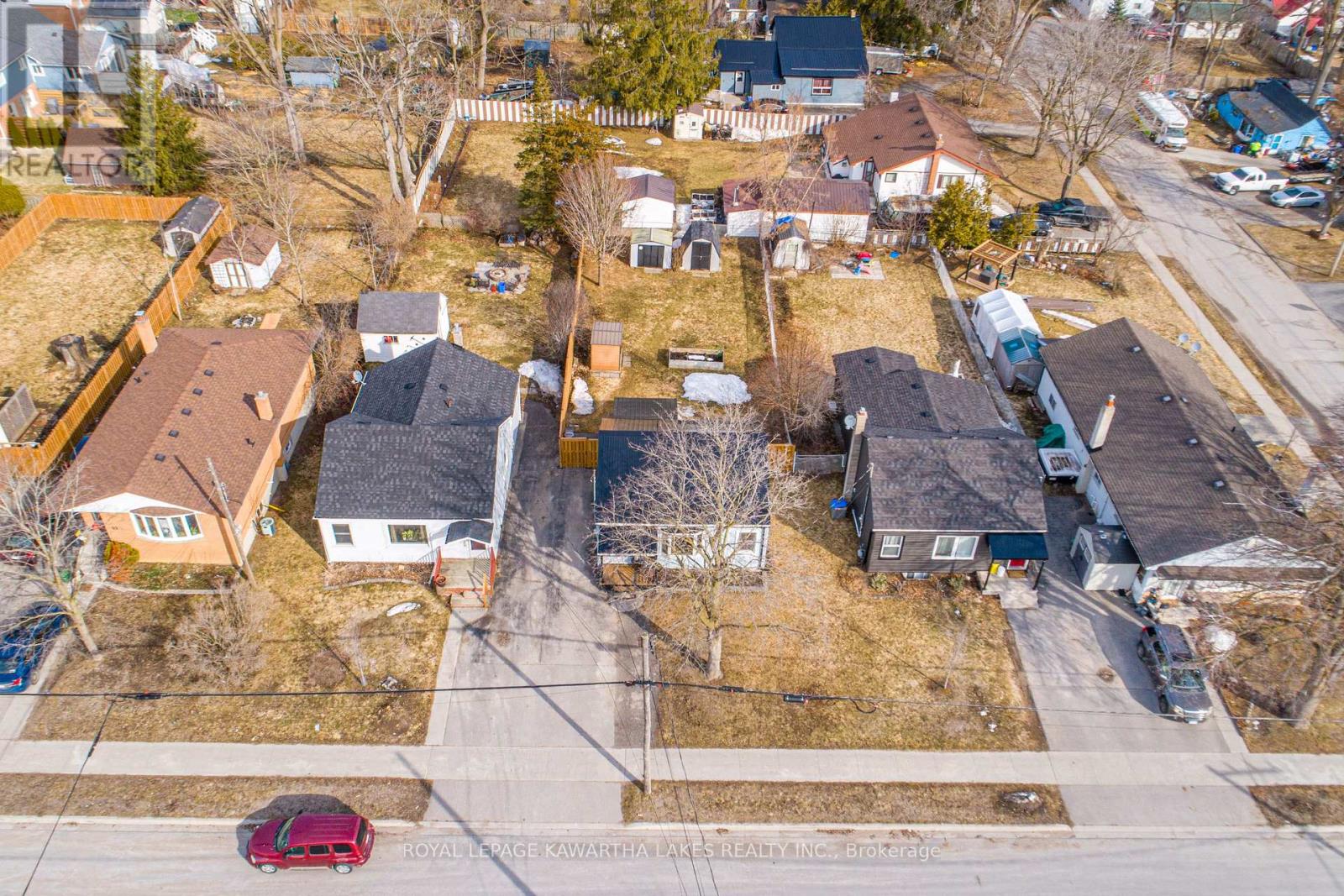 56 Glenelg Street E, Kawartha Lakes (Lindsay), Ontario  K9V 1Z3 - Photo 3 - X12939022