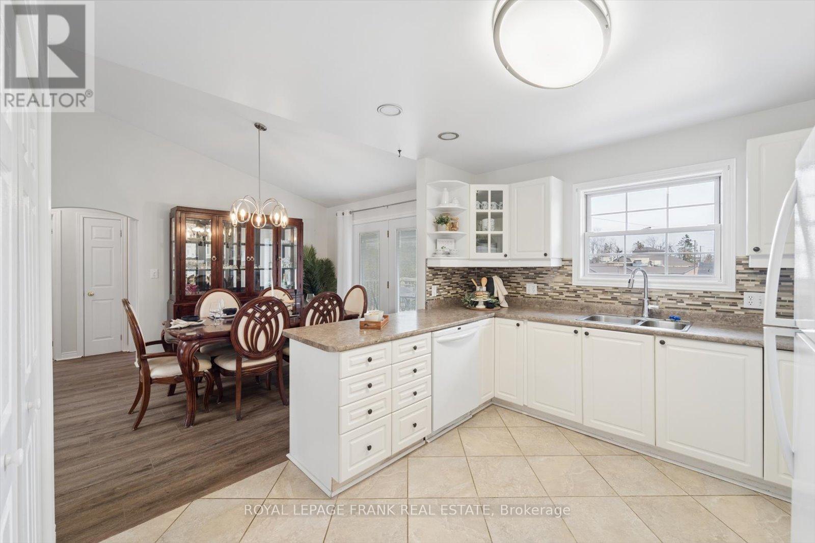 10 Olympia Court, Kawartha Lakes (Lindsay), Ontario  K9V 6C8 - Photo 18 - X12939130