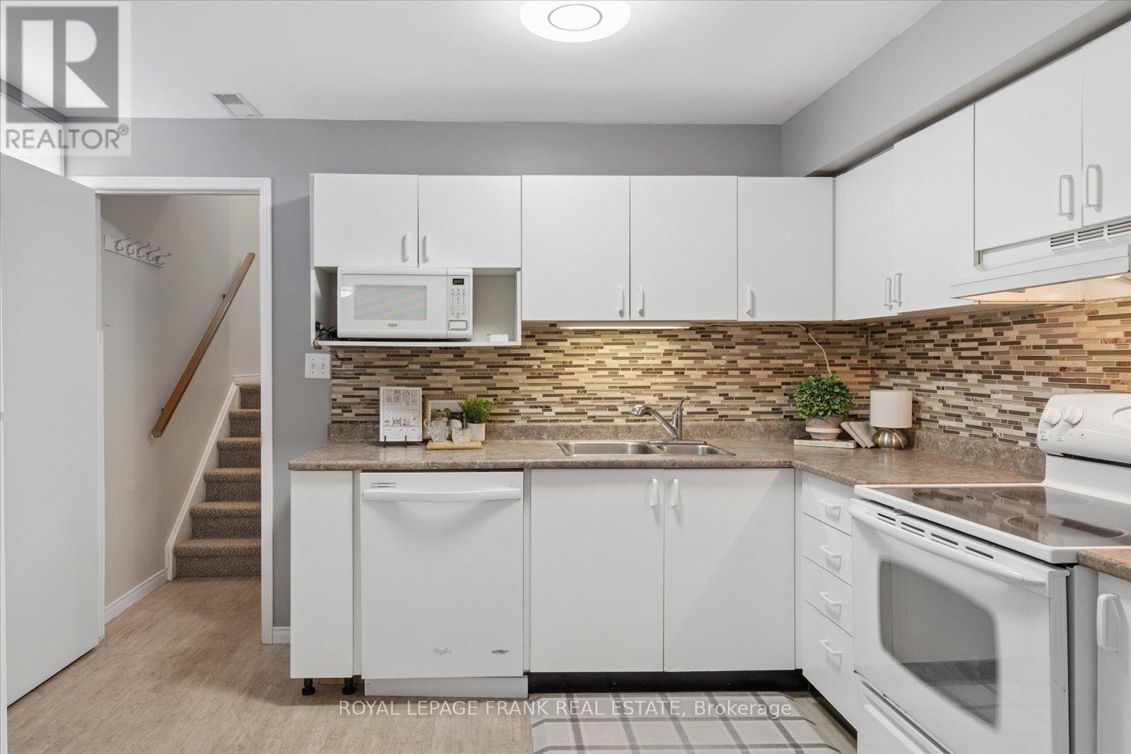 10 Olympia Court, Kawartha Lakes (Lindsay), Ontario  K9V 6C8 - Photo 25 - X12939130