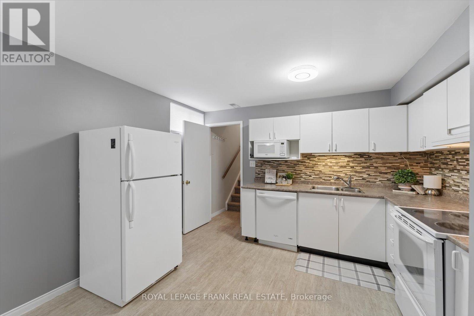 10 Olympia Court, Kawartha Lakes (Lindsay), Ontario  K9V 6C8 - Photo 26 - X12939130