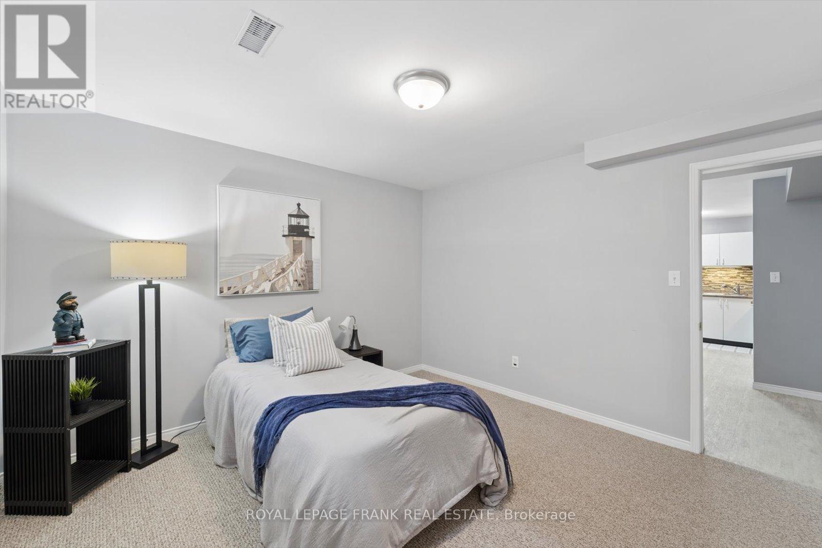 10 Olympia Court, Kawartha Lakes (Lindsay), Ontario  K9V 6C8 - Photo 37 - X12939130