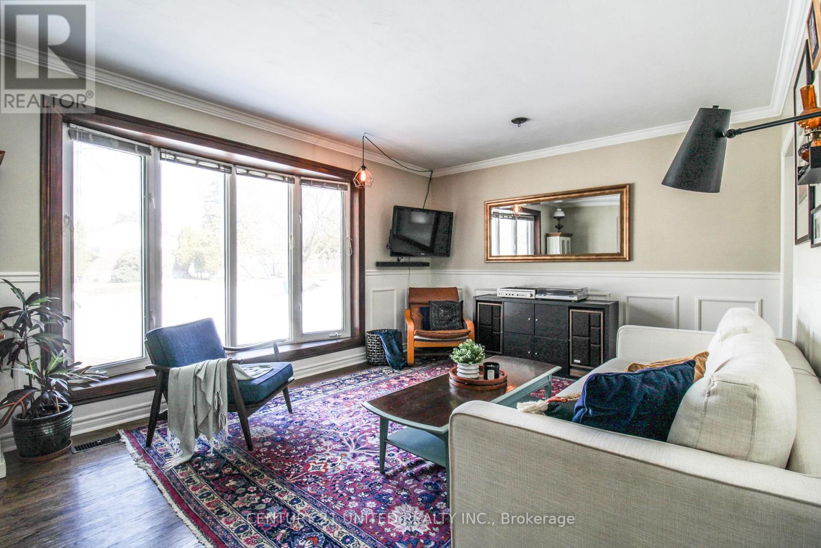 953 Oriole Drive, Peterborough (Northcrest Ward 5), Ontario  K9H 6K6 - Photo 10 - X12939140