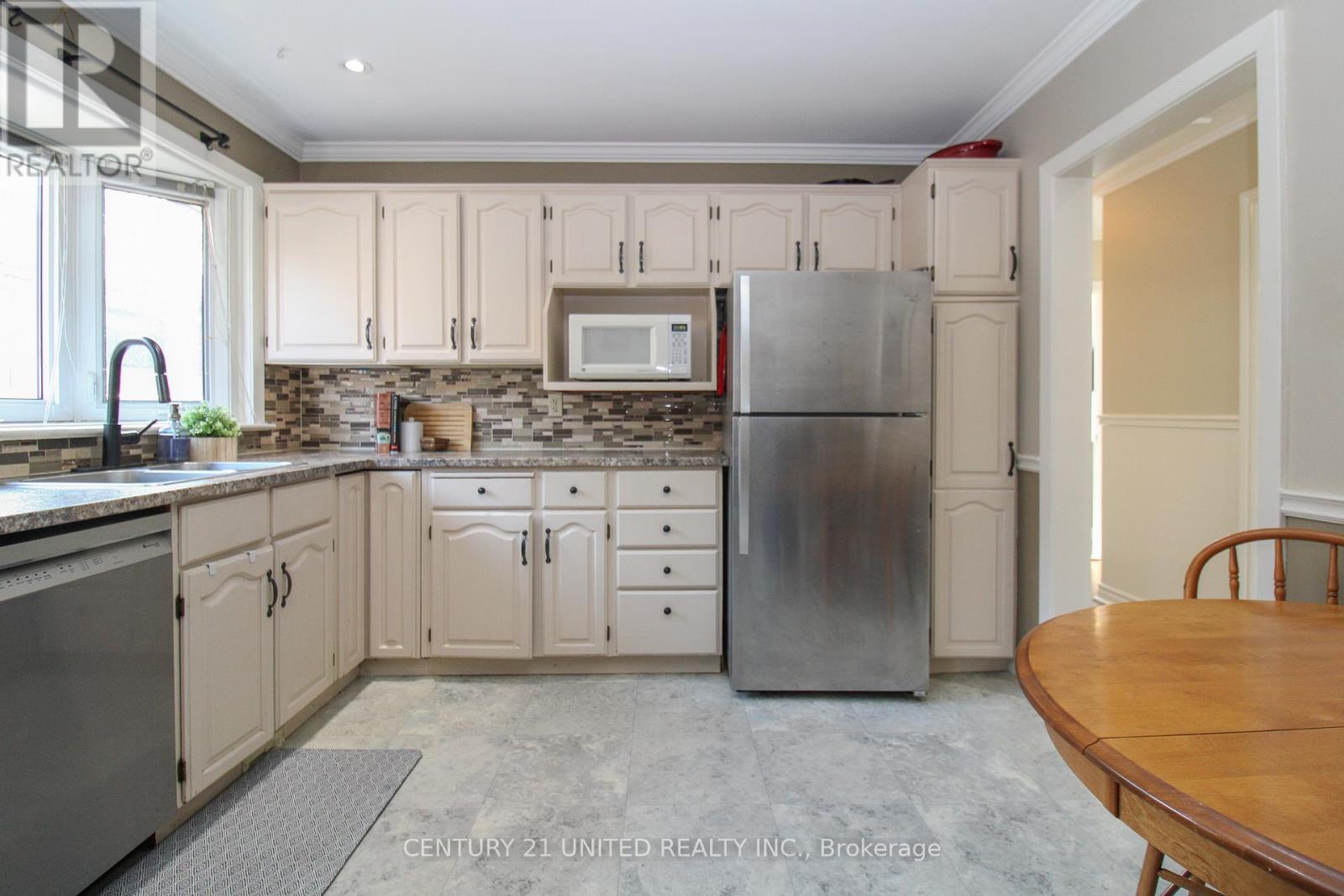 953 Oriole Drive, Peterborough (Northcrest Ward 5), Ontario  K9H 6K6 - Photo 23 - X12939140