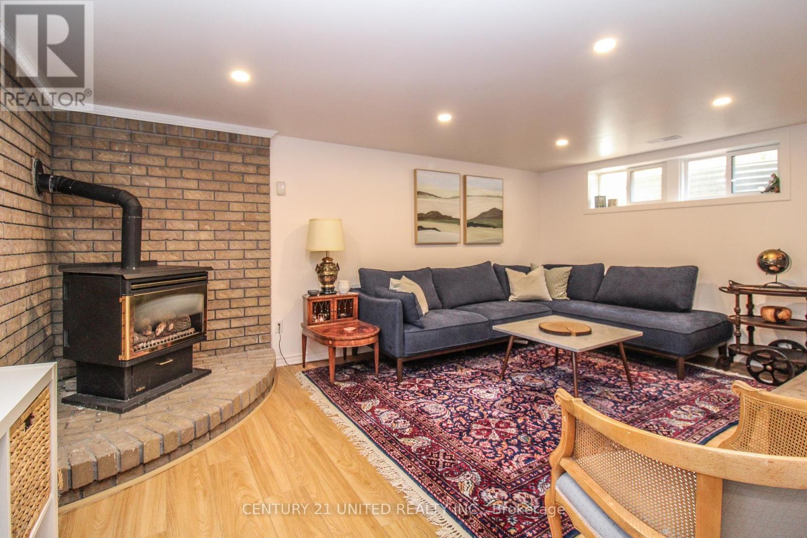 953 Oriole Drive, Peterborough (Northcrest Ward 5), Ontario  K9H 6K6 - Photo 37 - X12939140