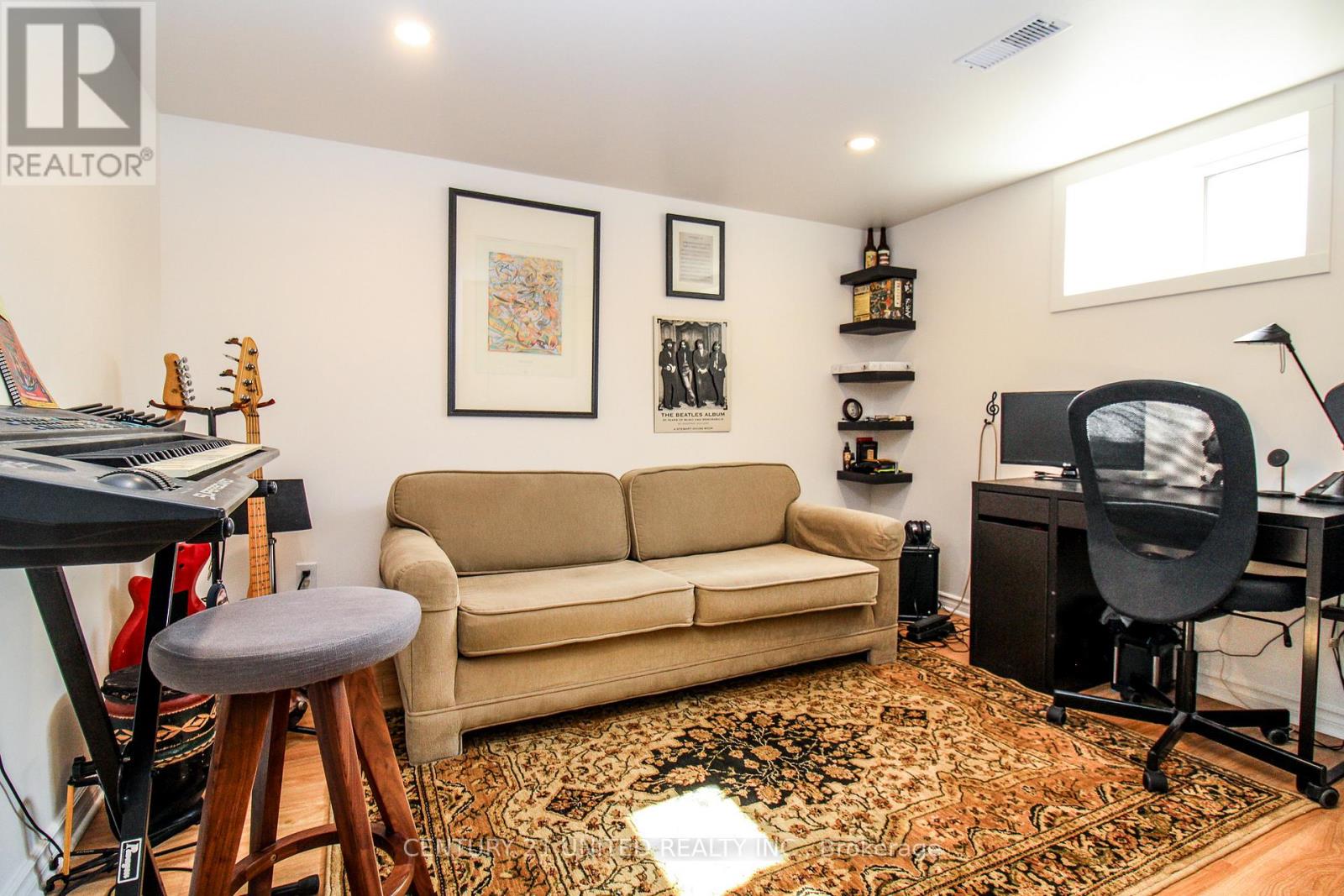 953 Oriole Drive, Peterborough (Northcrest Ward 5), Ontario  K9H 6K6 - Photo 40 - X12939140