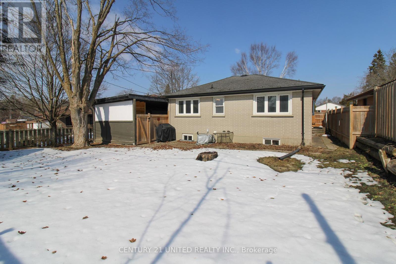 953 Oriole Drive, Peterborough (Northcrest Ward 5), Ontario  K9H 6K6 - Photo 7 - X12939140