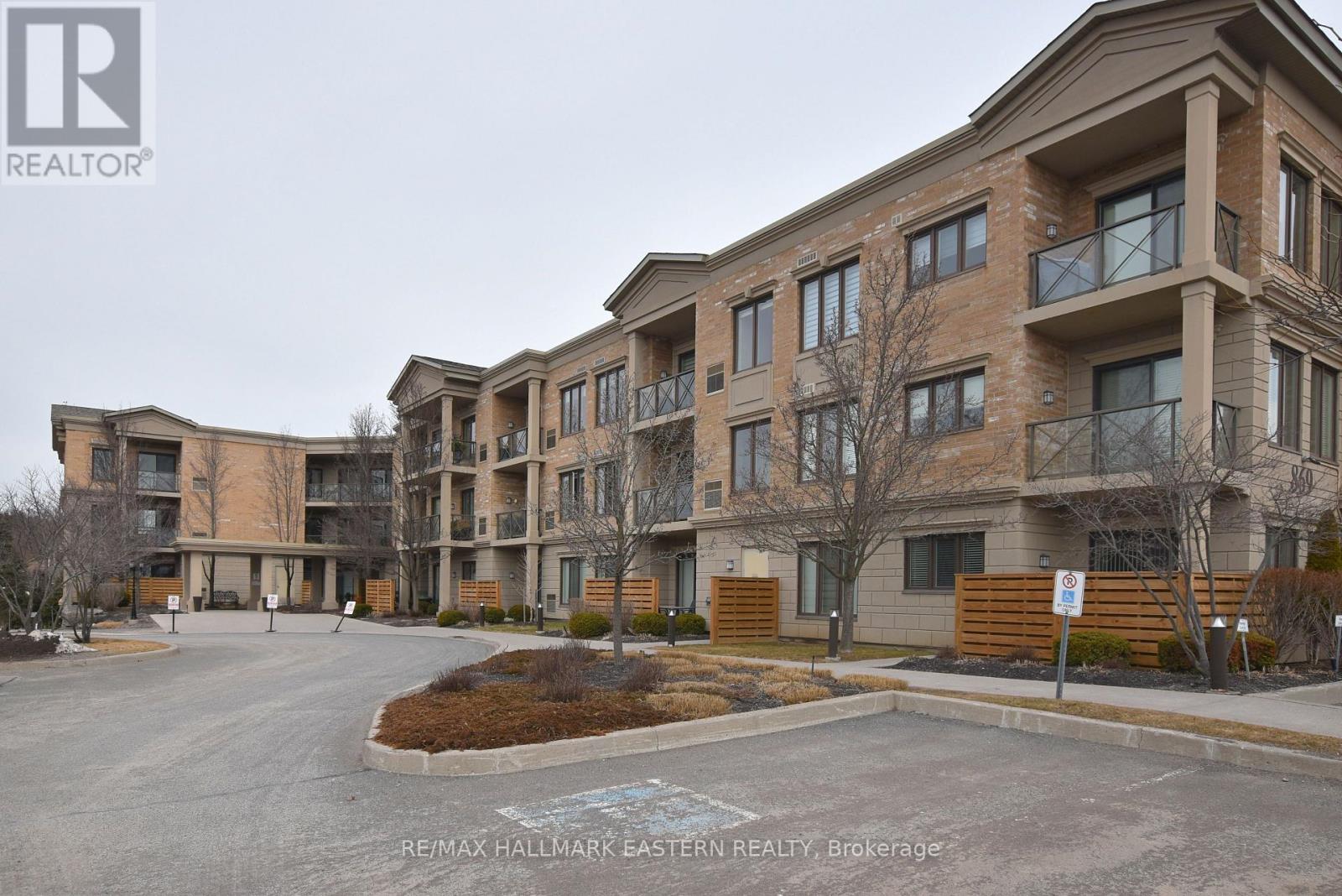 Ph10 - 869 Clonsilla Avenue, Peterborough (Otonabee Ward 1), Ontario  K9J 0B7 - Photo 2 - X12939286