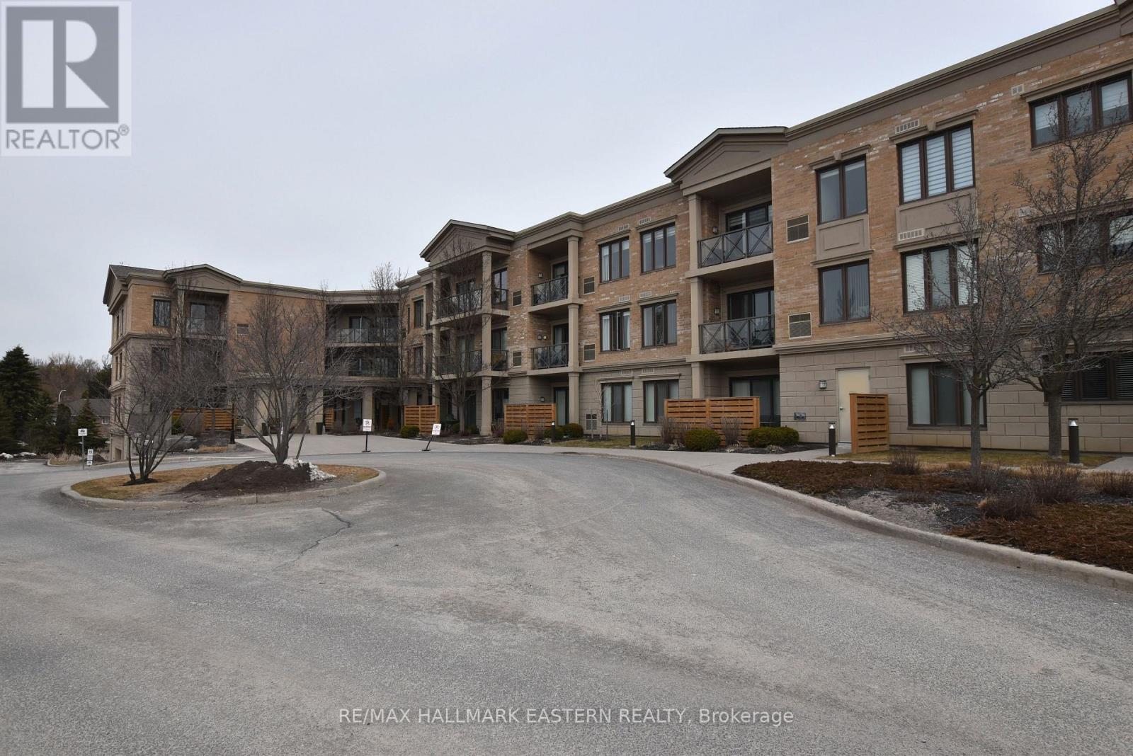 Ph10 - 869 Clonsilla Avenue, Peterborough (Otonabee Ward 1), Ontario  K9J 0B7 - Photo 3 - X12939286