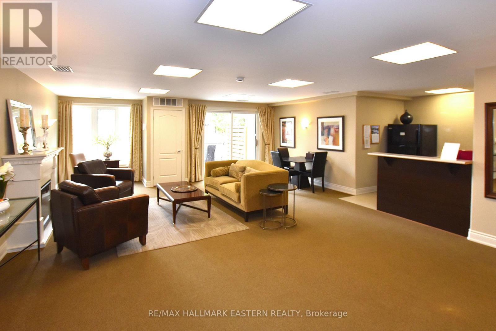 Ph10 - 869 Clonsilla Avenue, Peterborough (Otonabee Ward 1), Ontario  K9J 0B7 - Photo 6 - X12939286