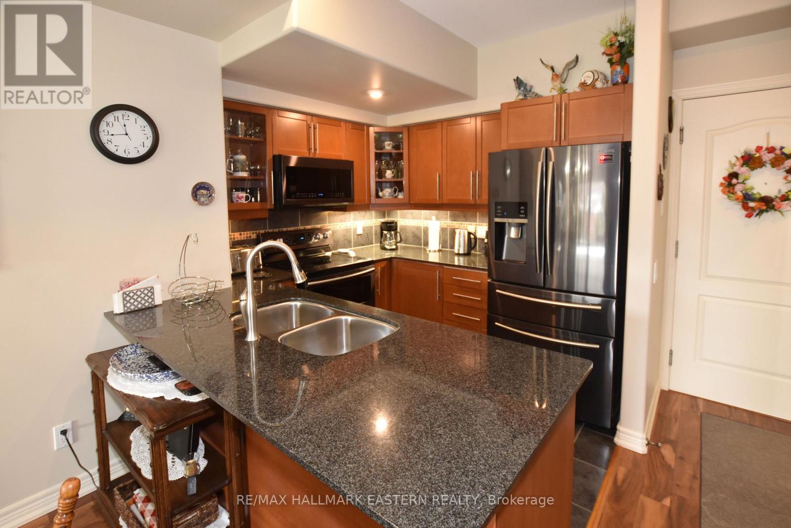 Ph10 - 869 Clonsilla Avenue, Peterborough (Otonabee Ward 1), Ontario  K9J 0B7 - Photo 8 - X12939286