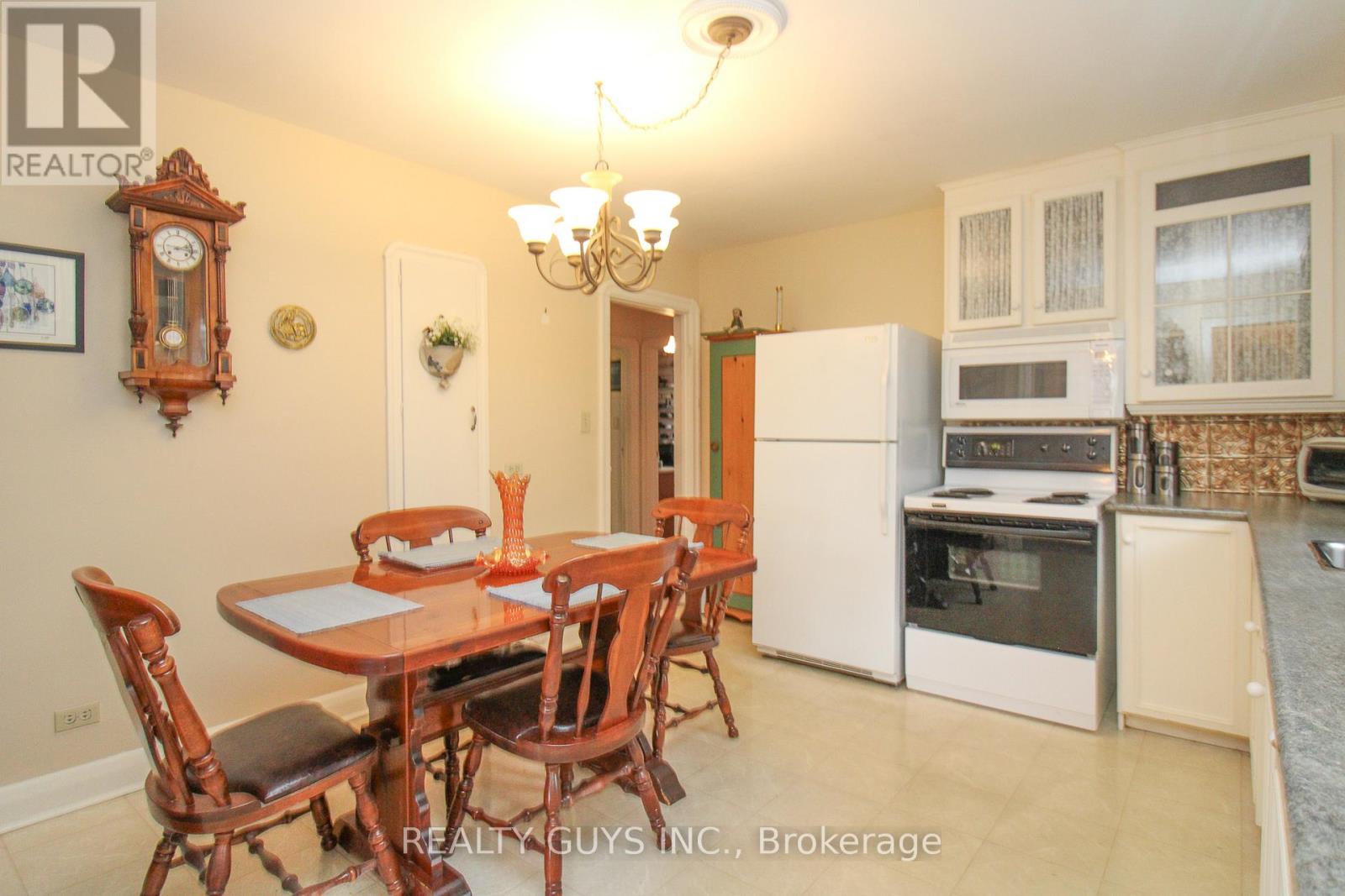 297 King George Street, Peterborough (Otonabee Ward 1), Ontario  K9J 1R7 - Photo 13 - X12939604