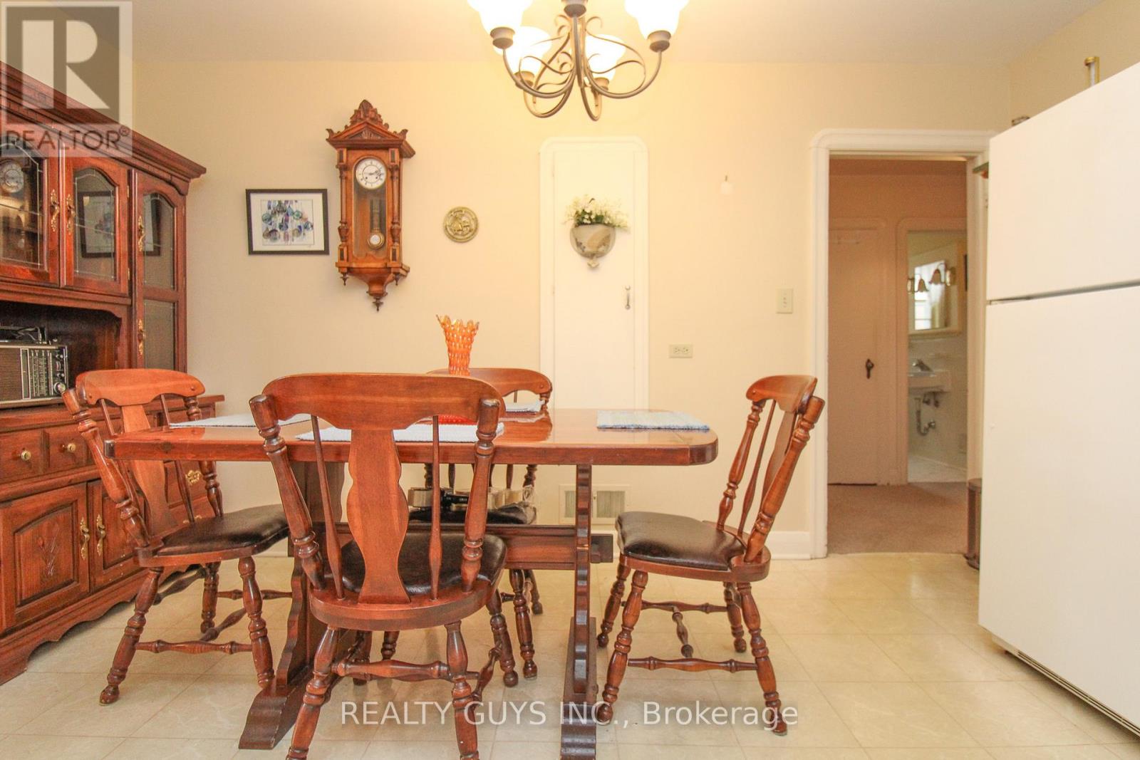 297 King George Street, Peterborough (Otonabee Ward 1), Ontario  K9J 1R7 - Photo 15 - X12939604