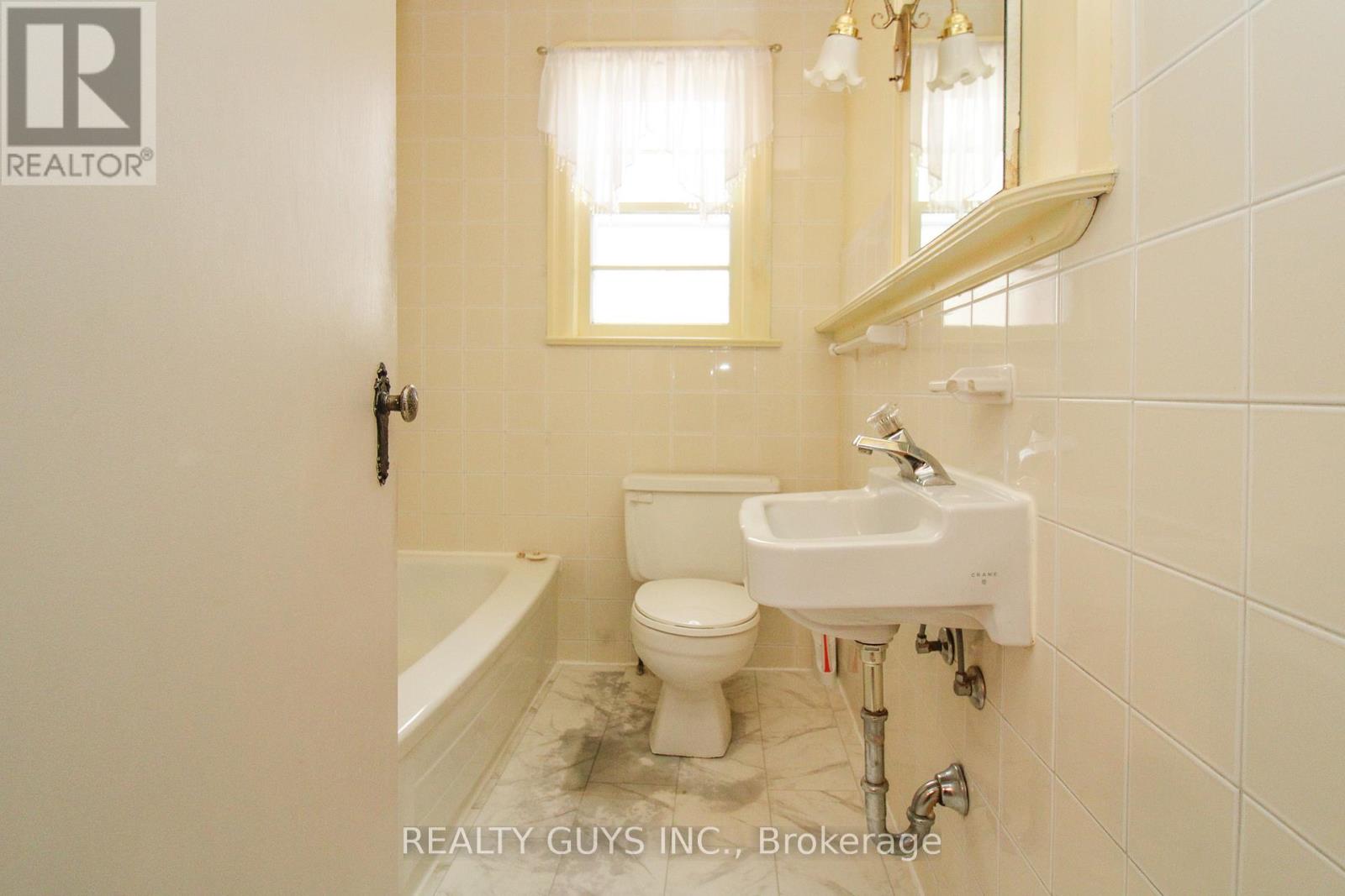 297 King George Street, Peterborough (Otonabee Ward 1), Ontario  K9J 1R7 - Photo 24 - X12939604