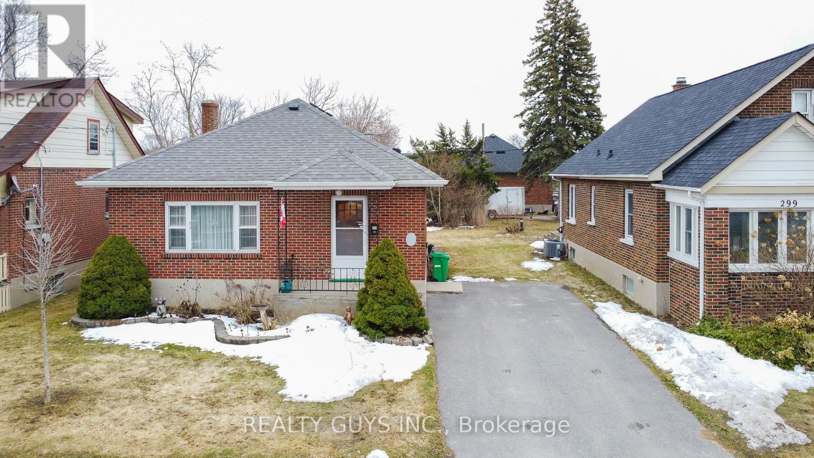 297 King George Street, Peterborough (Otonabee Ward 1), Ontario  K9J 1R7 - Photo 3 - X12939604