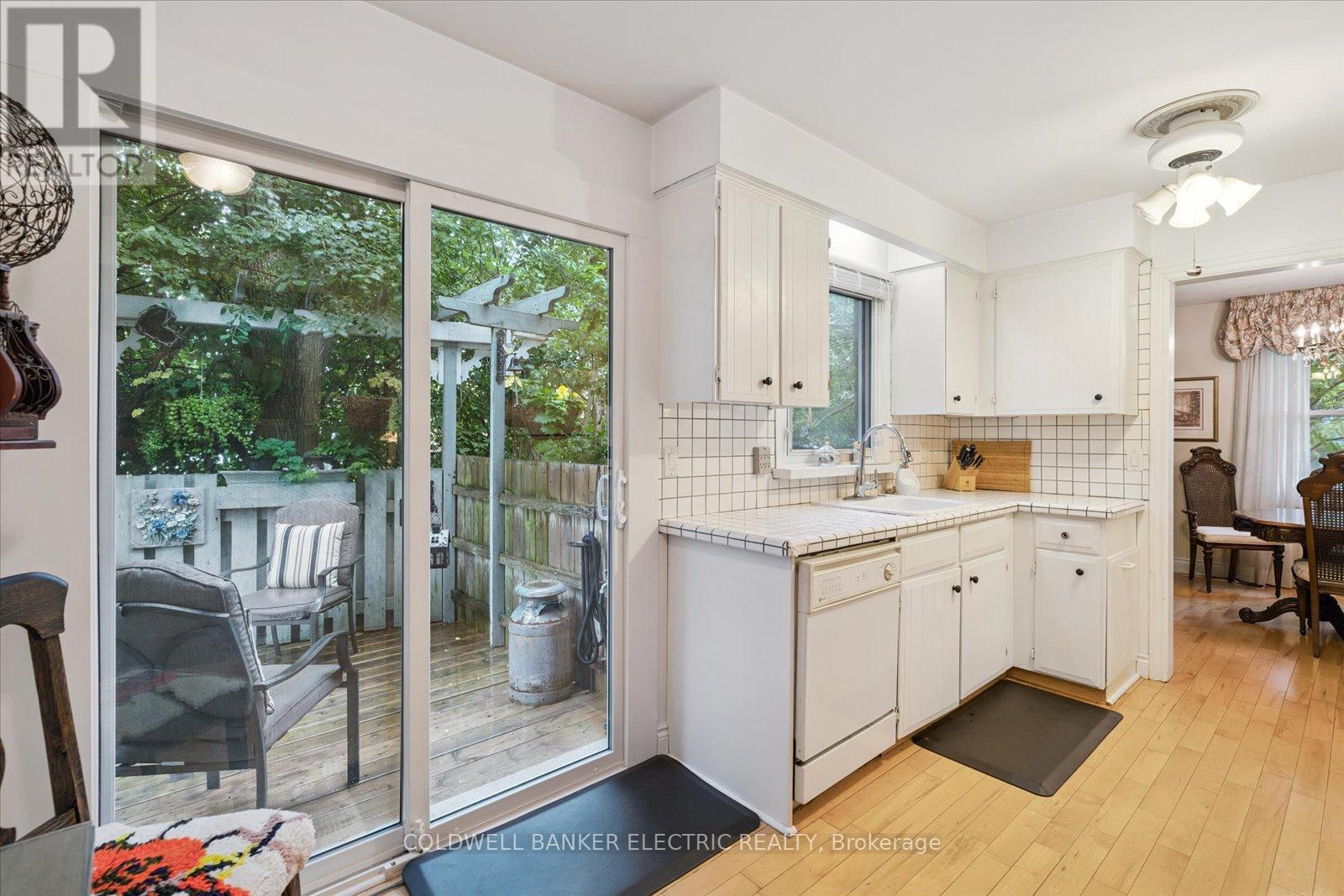 11 Bayleaf Court, Peterborough (Monaghan Ward 2), Ontario  K9K 1A2 - Photo 11 - X12940252