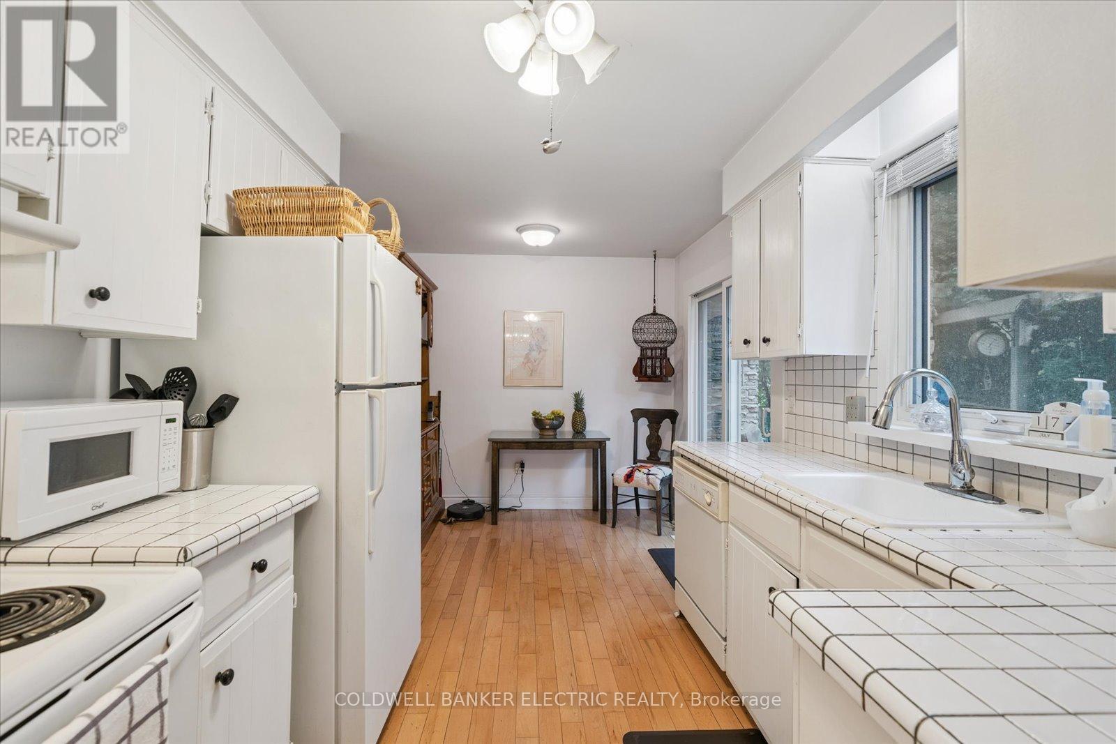 11 Bayleaf Court, Peterborough (Monaghan Ward 2), Ontario  K9K 1A2 - Photo 13 - X12940252