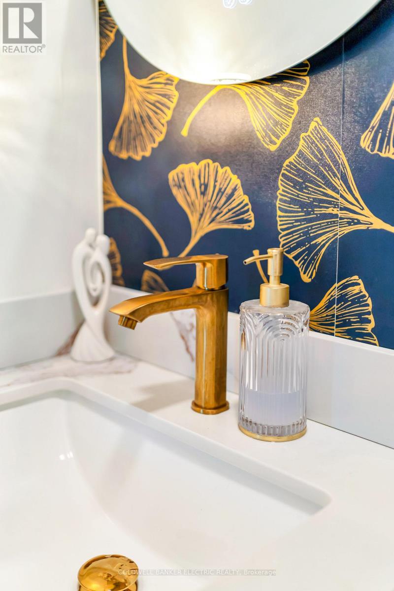 112 Lansdowne Street W, Peterborough (Town Ward 3), Ontario  K9J 1Y1 - Photo 15 - X12940304