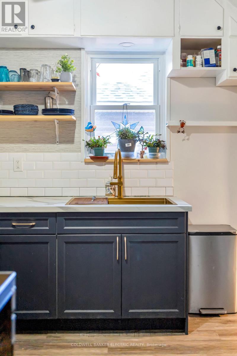 112 Lansdowne Street W, Peterborough (Town Ward 3), Ontario  K9J 1Y1 - Photo 19 - X12940304