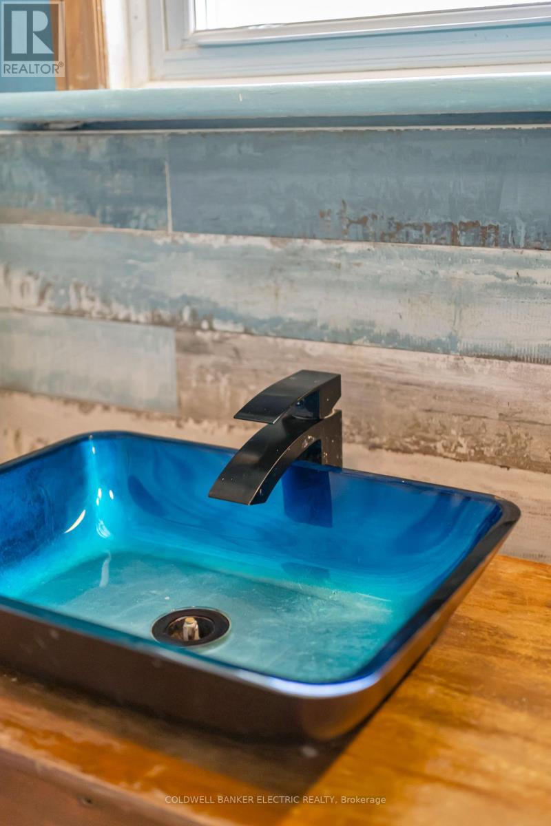 112 Lansdowne Street W, Peterborough (Town Ward 3), Ontario  K9J 1Y1 - Photo 32 - X12940304