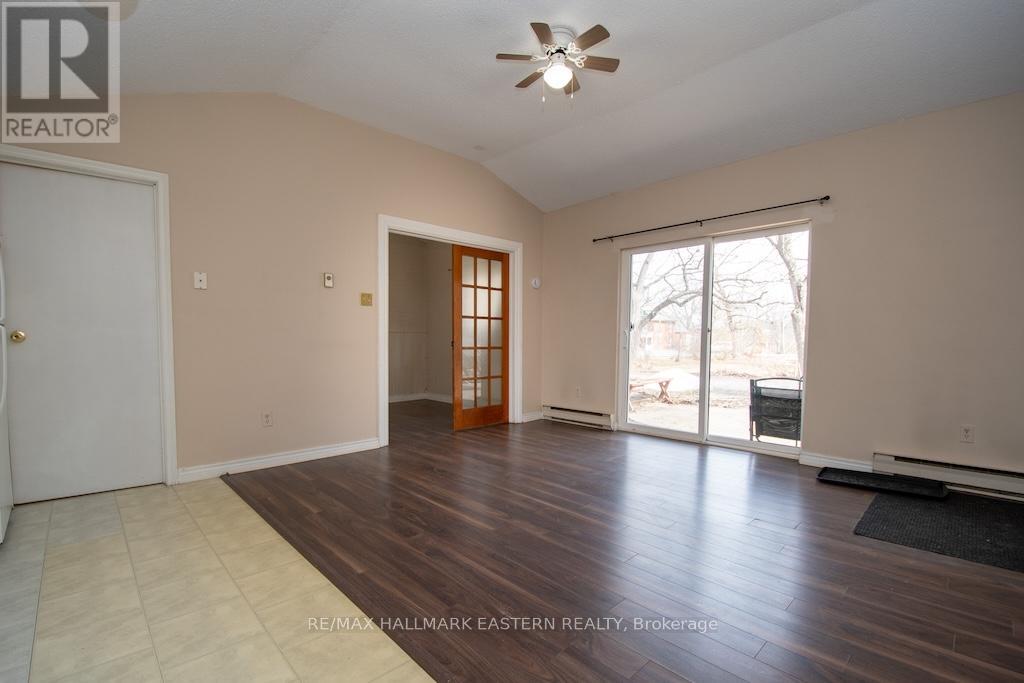 11 Argyle Street, Peterborough (Northcrest Ward 5), Ontario  K9H 7M2 - Photo 14 - X12940430