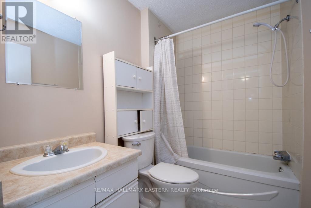 11 Argyle Street, Peterborough (Northcrest Ward 5), Ontario  K9H 7M2 - Photo 19 - X12940430