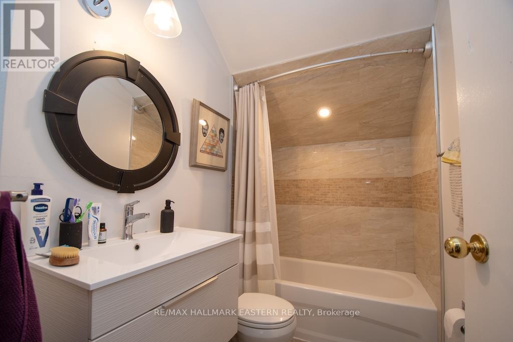 11 Argyle Street, Peterborough (Northcrest Ward 5), Ontario  K9H 7M2 - Photo 42 - X12940430