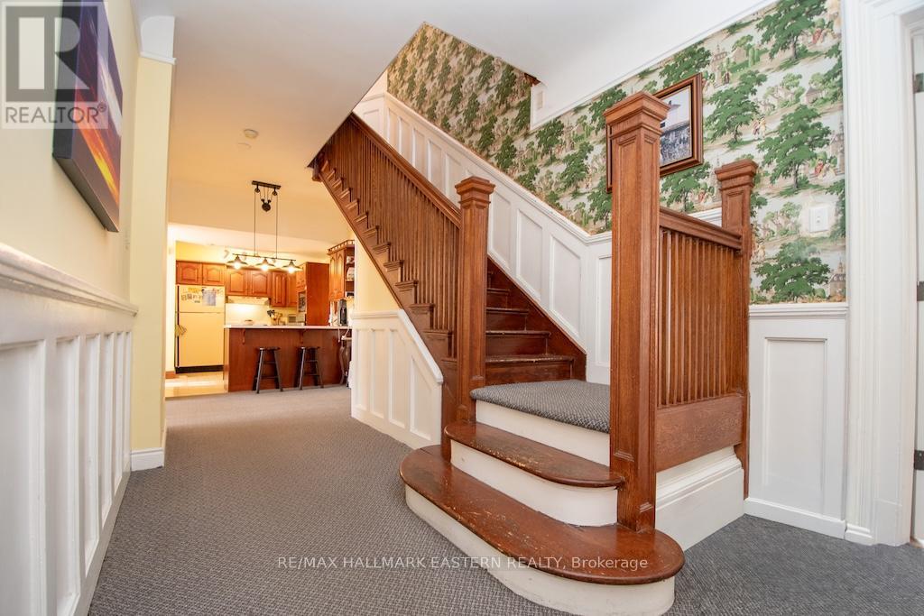 813 Water Street, Peterborough (Northcrest Ward 5), Ontario  K9H 3N7 - Photo 8 - X12940918