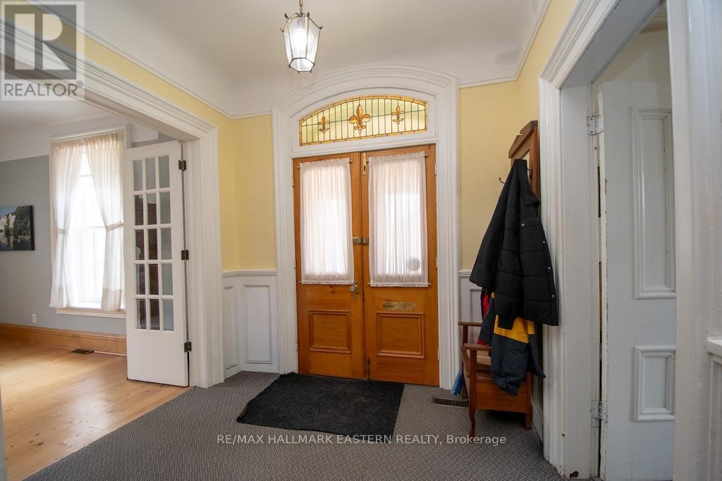 813 Water Street, Peterborough (Northcrest Ward 5), Ontario  K9H 3N7 - Photo 9 - X12940918