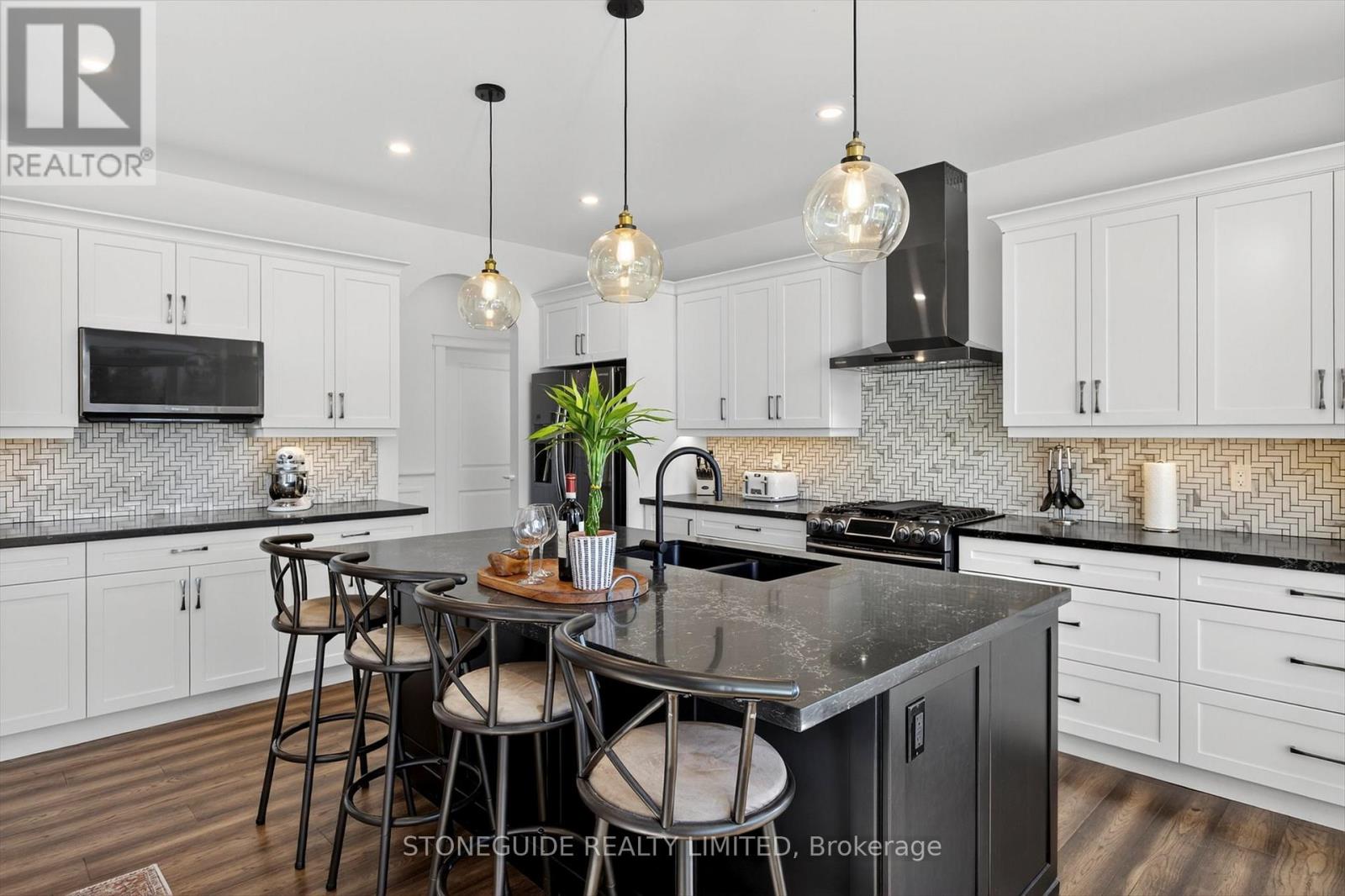 105 Arnott Drive, Selwyn, Ontario  K0L 1T0 - Photo 12 - X12941174