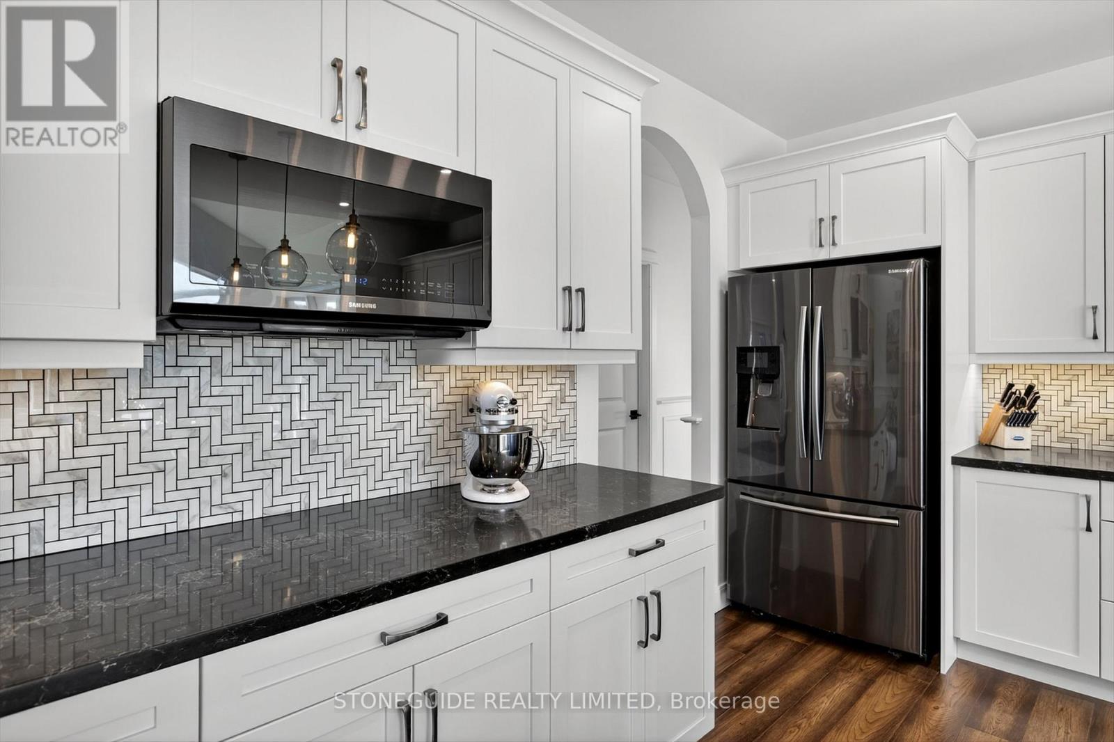 105 Arnott Drive, Selwyn, Ontario  K0L 1T0 - Photo 15 - X12941174