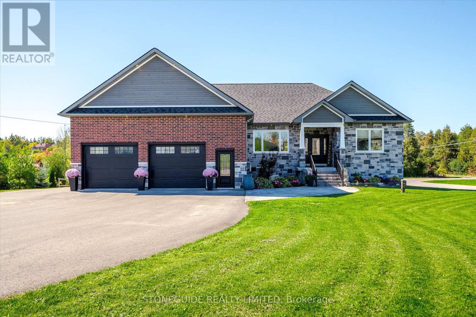 105 Arnott Drive, Selwyn, Ontario  K0L 1T0 - Photo 2 - X12941174