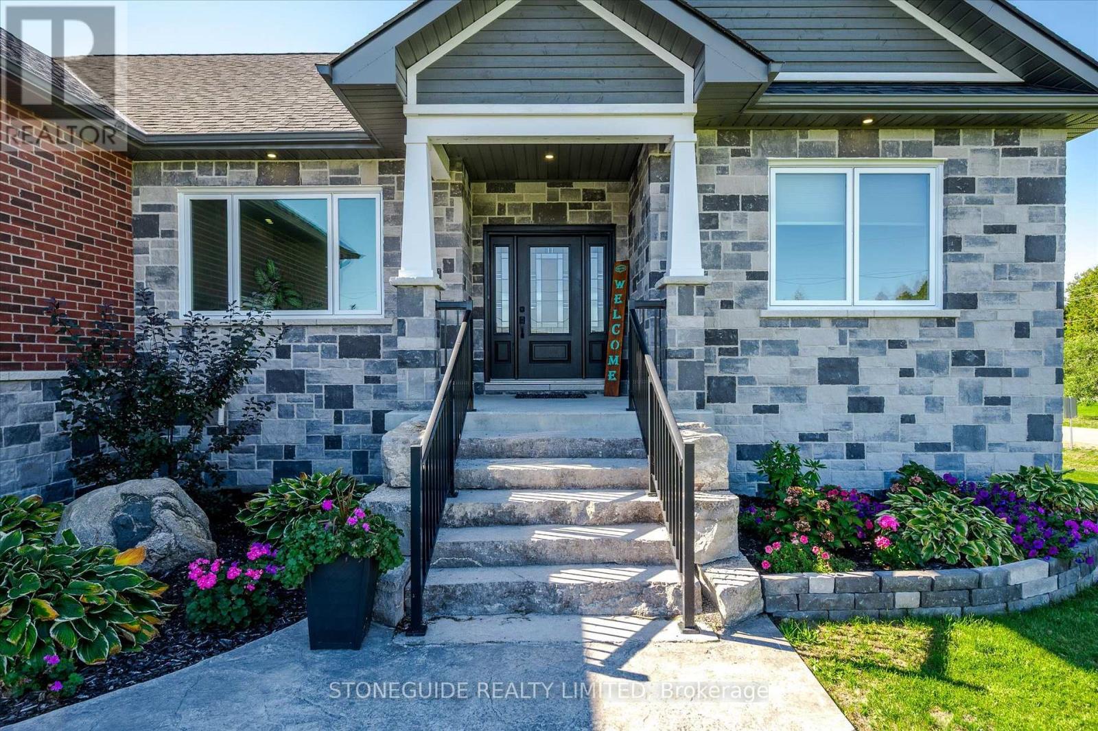 105 Arnott Drive, Selwyn, Ontario  K0L 1T0 - Photo 4 - X12941174