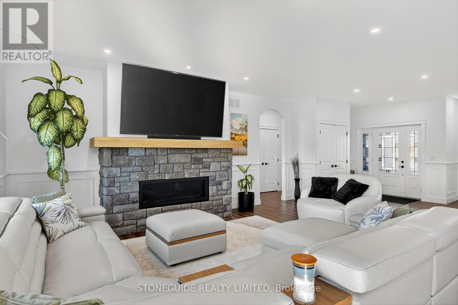 105 Arnott Drive, Selwyn, Ontario  K0L 1T0 - Photo 8 - X12941174