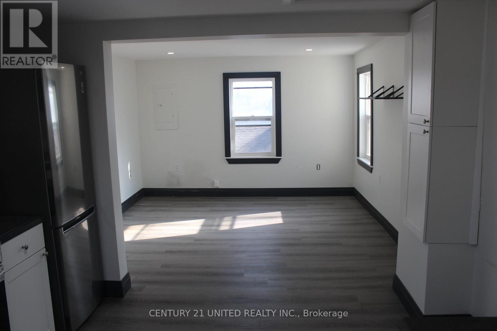 552 Bethune Street, Peterborough (Town Ward 3), Ontario  K9H 3Z5 - Photo 7 - X12941460