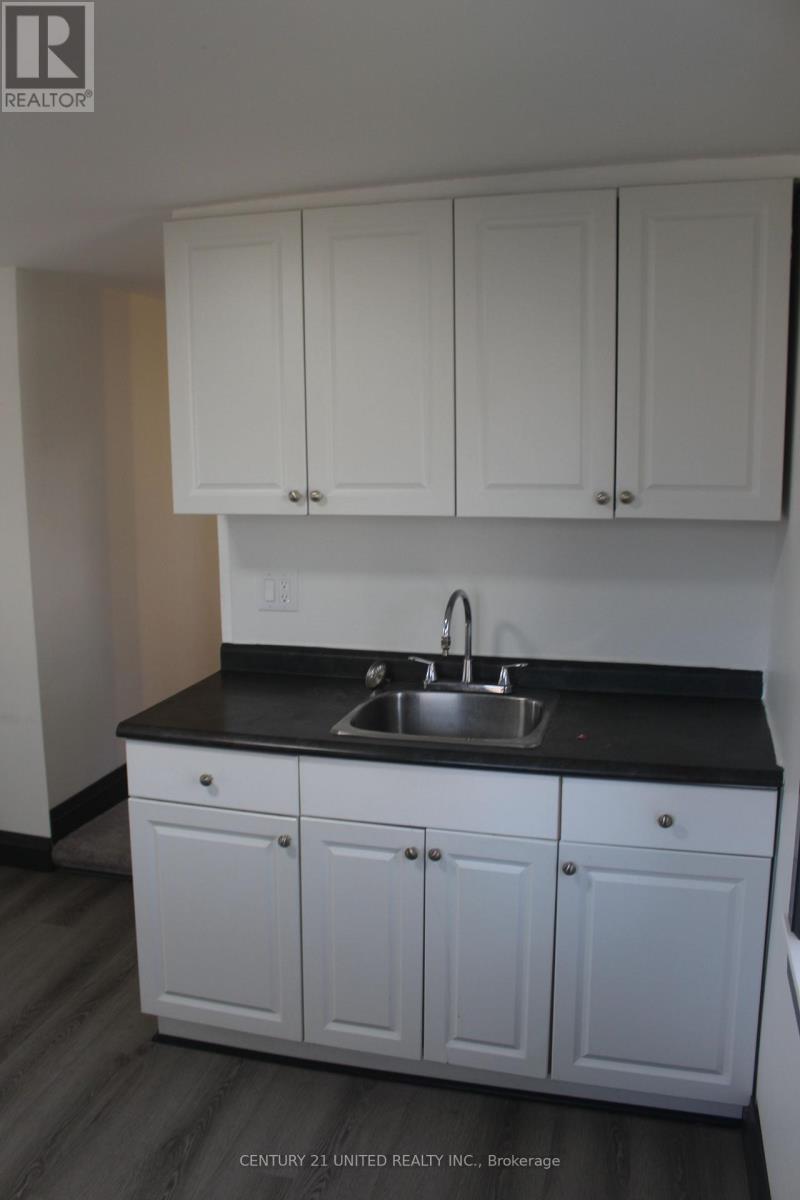 552 Bethune Street, Peterborough (Town Ward 3), Ontario  K9H 3Z5 - Photo 8 - X12941460