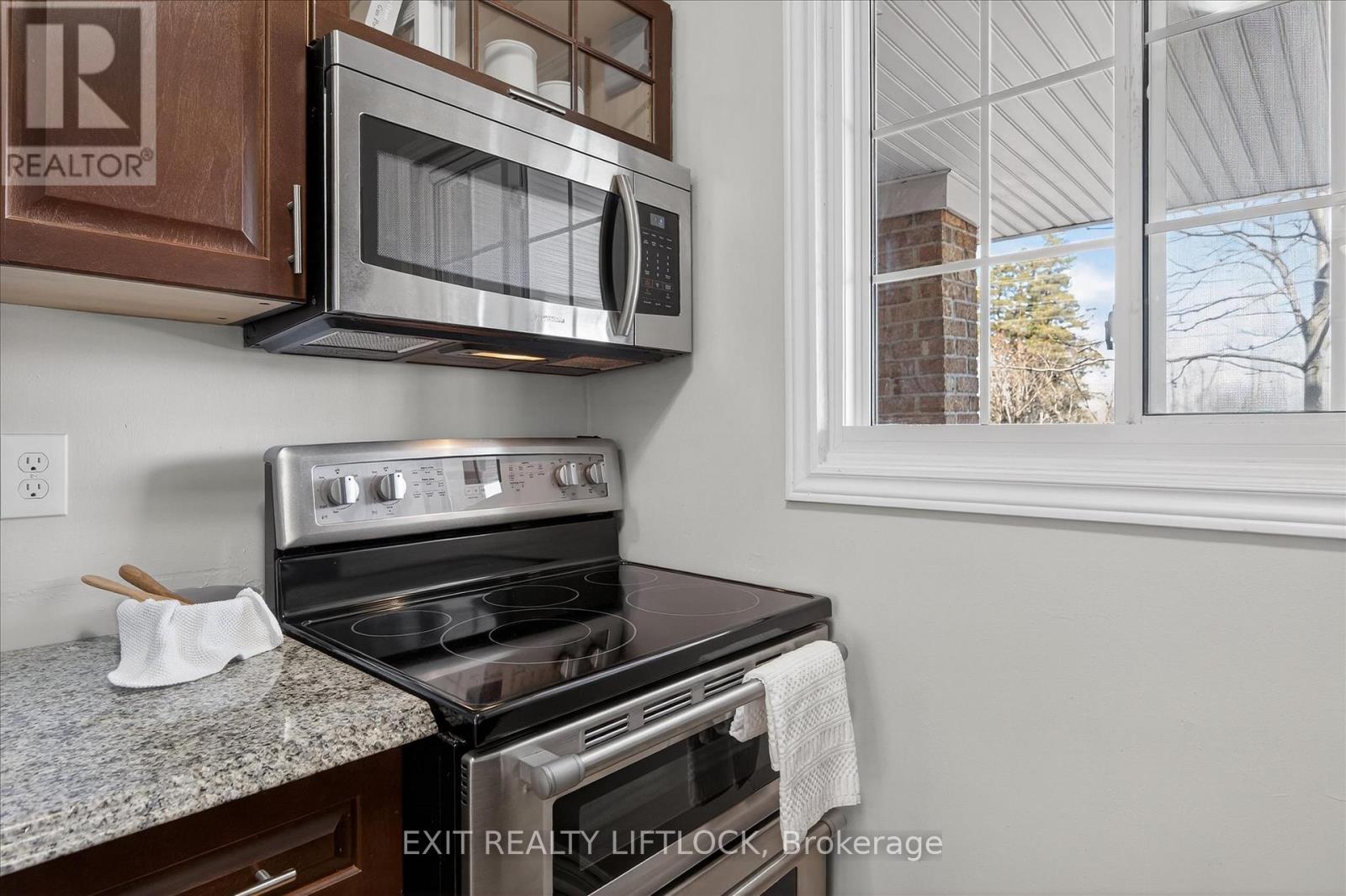 28 - 996 Sydenham Road, Peterborough (Ashburnham Ward 4), Ontario  K9J 7V7 - Photo 16 - X12943074