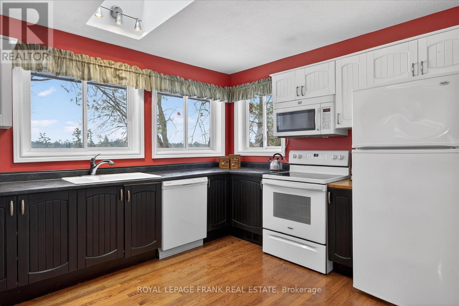 1855 South Bayshore Road E, Douro-Dummer, Ontario  K0L 2H0 - Photo 9 - X12943664