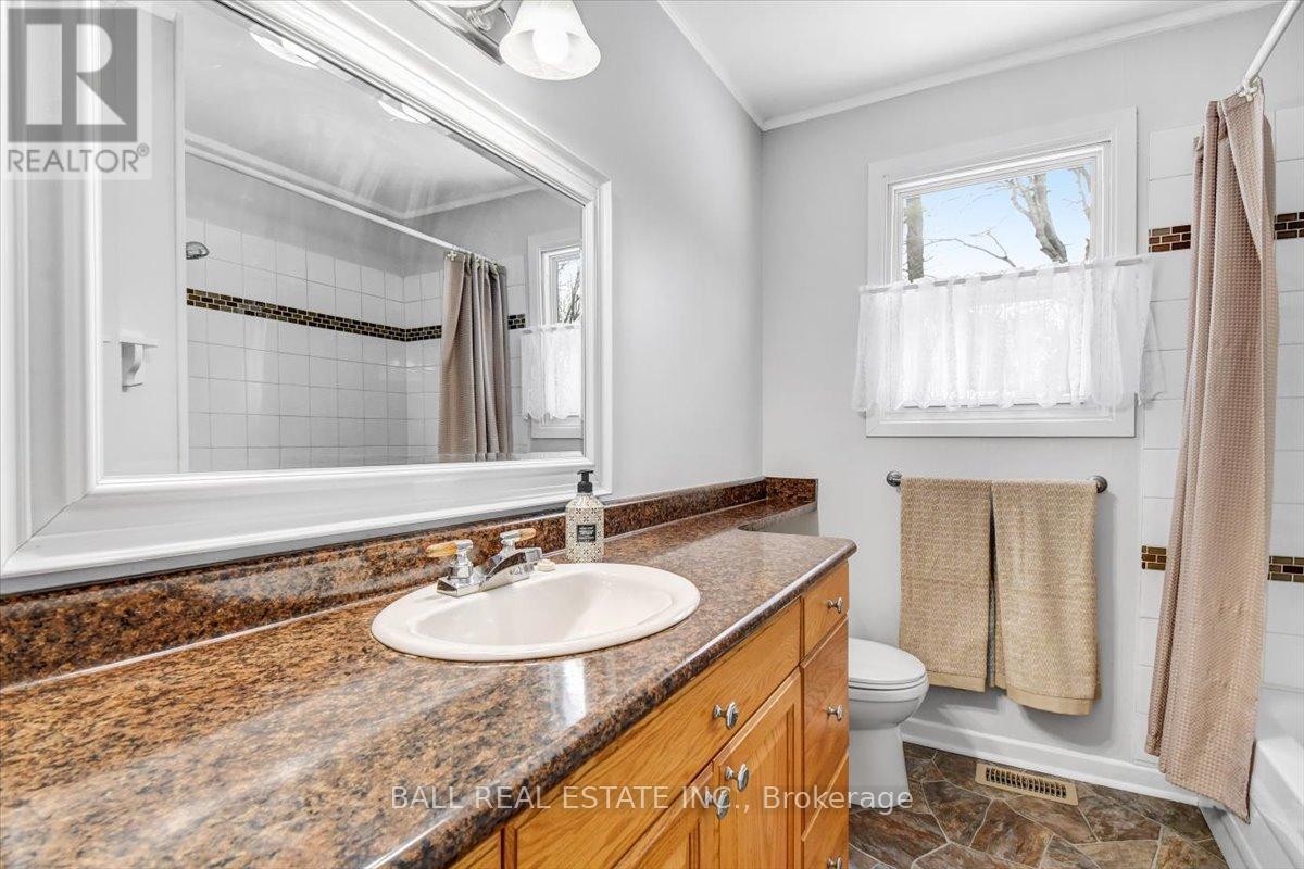 9 Quarry Road, Bancroft (Dungannon Ward), Ontario  K0L 1C0 - Photo 20 - X12944066