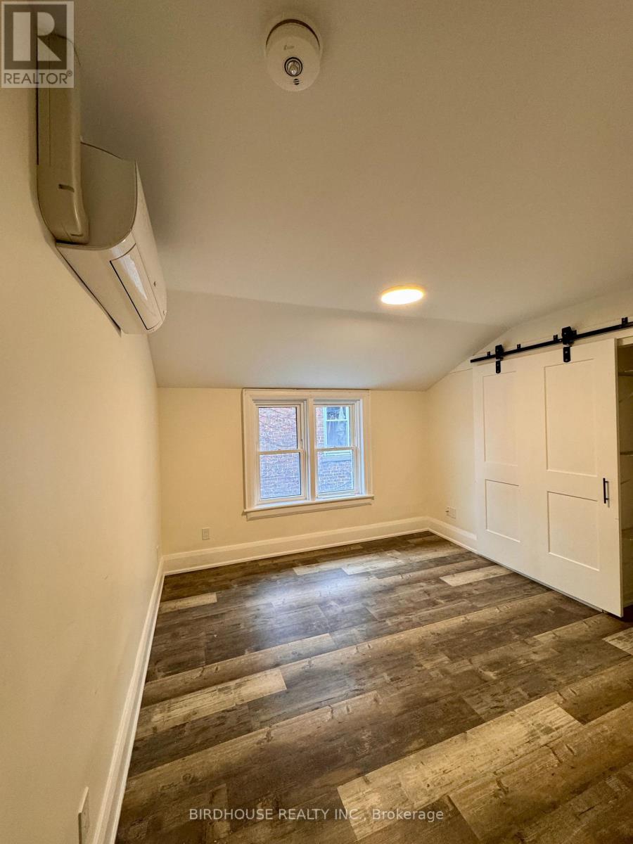 19 Cambridge Street S, Kawartha Lakes (Lindsay), Ontario  K9V 3B7 - Photo 4 - X12944470