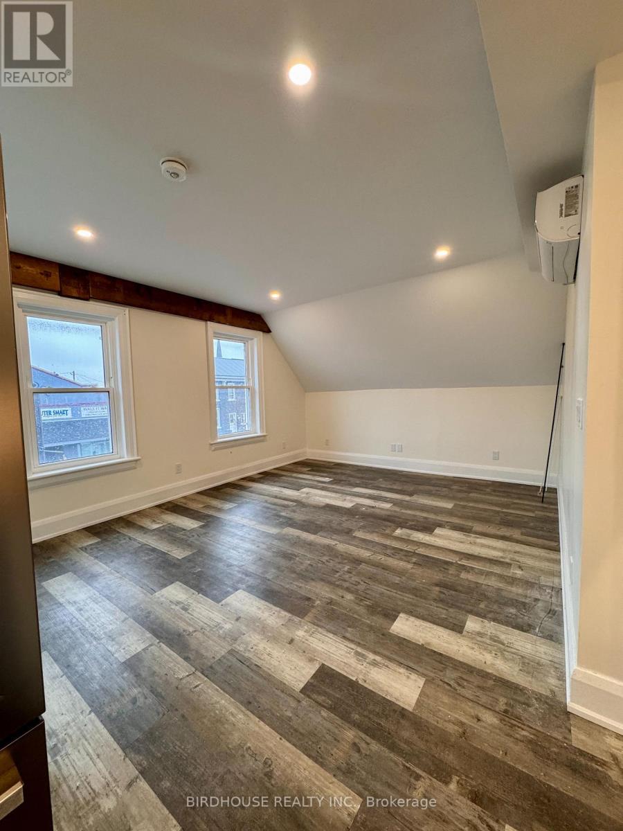 19 Cambridge Street S, Kawartha Lakes (Lindsay), Ontario  K9V 3B7 - Photo 6 - X12944470