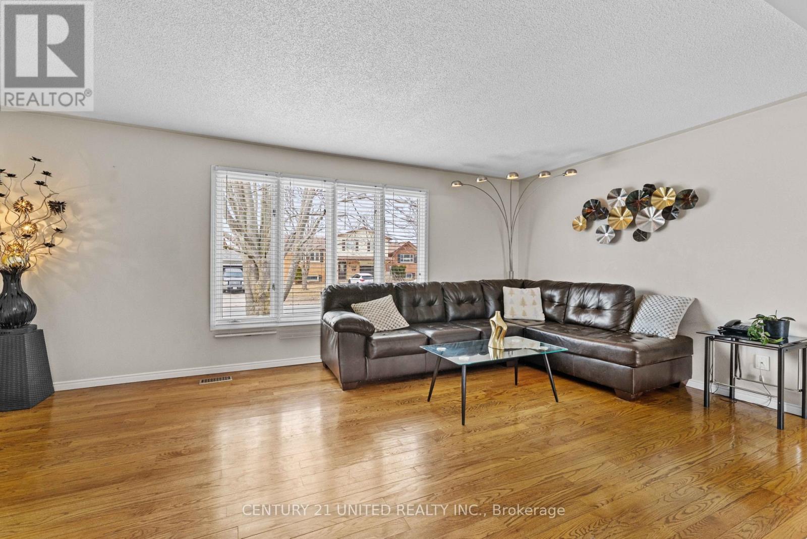 2252 Denure Drive, Peterborough (Monaghan Ward 2), Ontario  K9K 2G3 - Photo 13 - X12944480