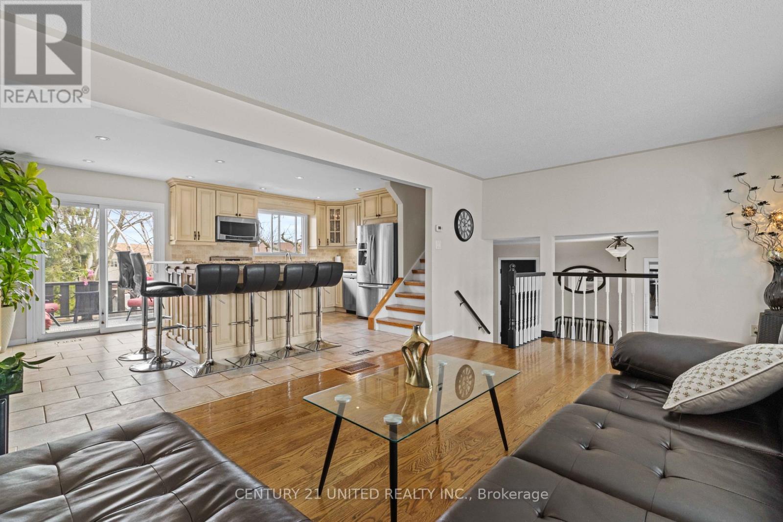 2252 Denure Drive, Peterborough (Monaghan Ward 2), Ontario  K9K 2G3 - Photo 5 - X12944480