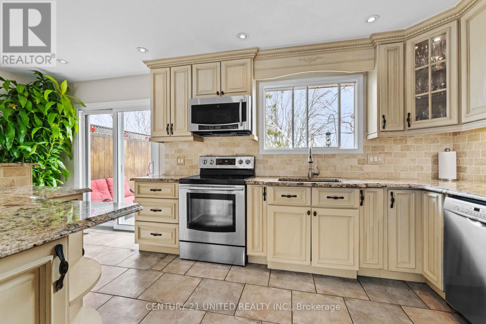 2252 Denure Drive, Peterborough (Monaghan Ward 2), Ontario  K9K 2G3 - Photo 6 - X12944480