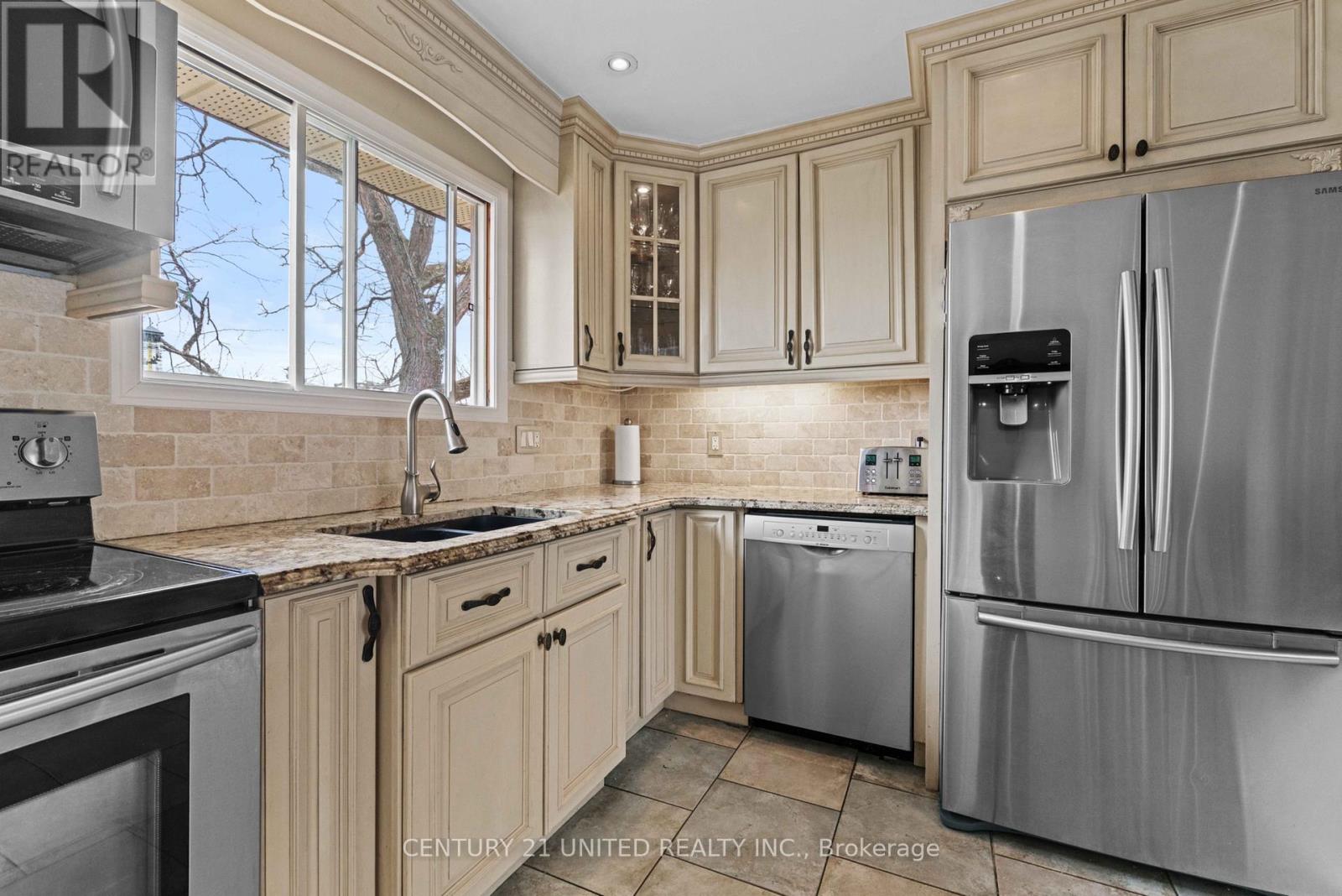 2252 Denure Drive, Peterborough (Monaghan Ward 2), Ontario  K9K 2G3 - Photo 7 - X12944480