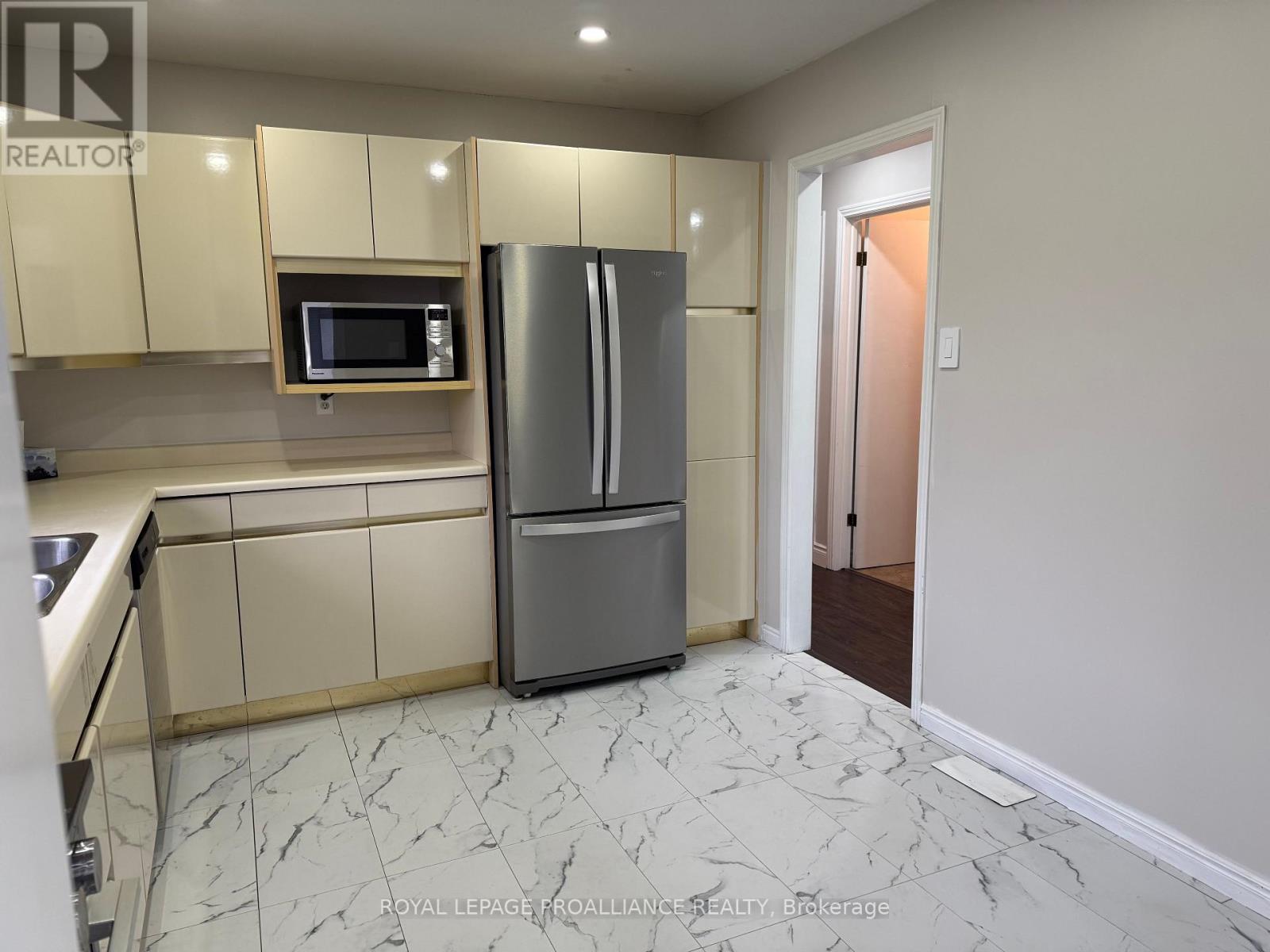 Main Floor - 939 Dainard Drive, Peterborough (Monaghan Ward 2), Ontario  K9K 2A7 - Photo 6 - X12944650