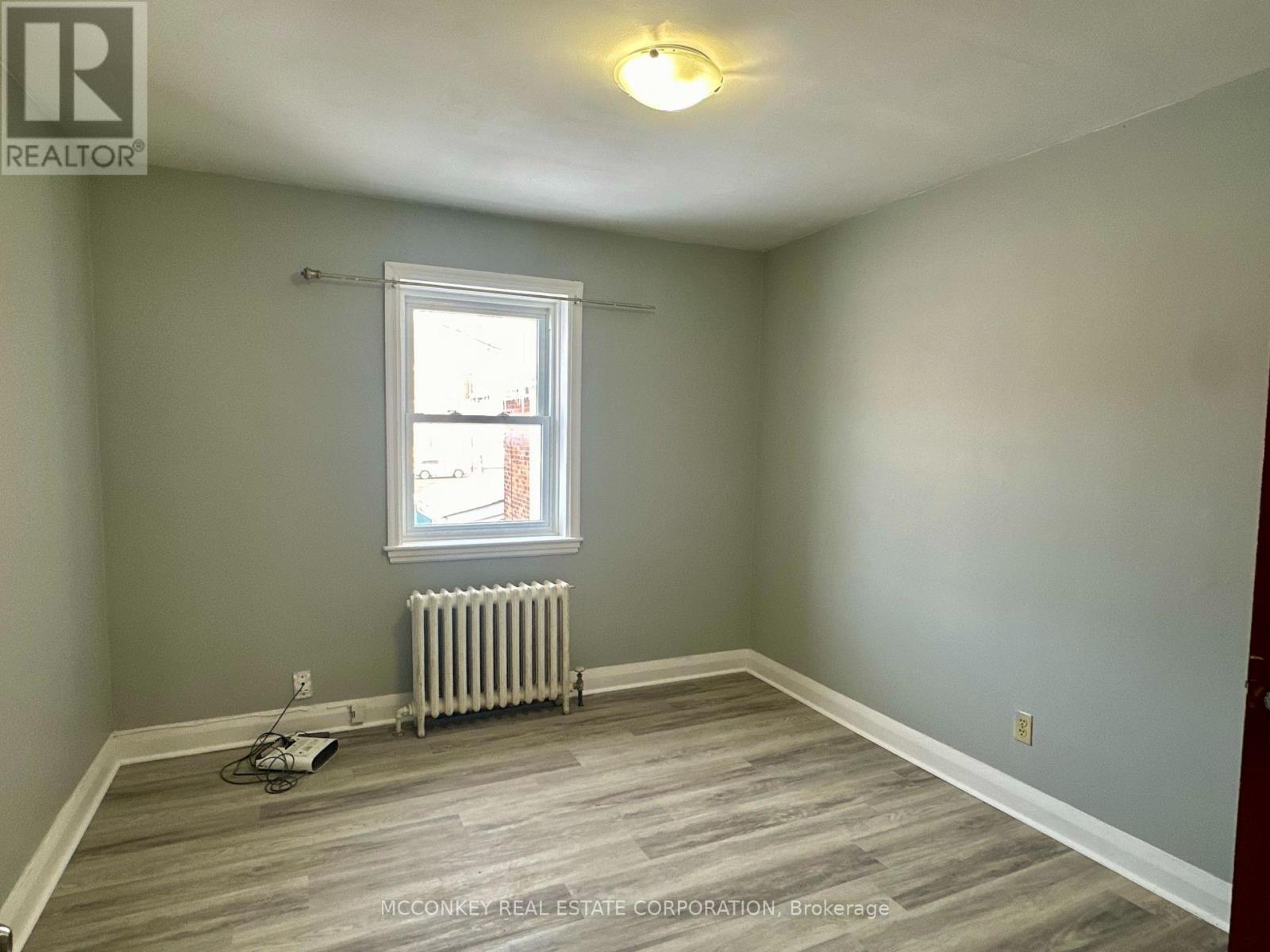 Upper - 324 Charlotte Street, Peterborough (Town Ward 3), Ontario  K9J 2V7 - Photo 10 - X12945044